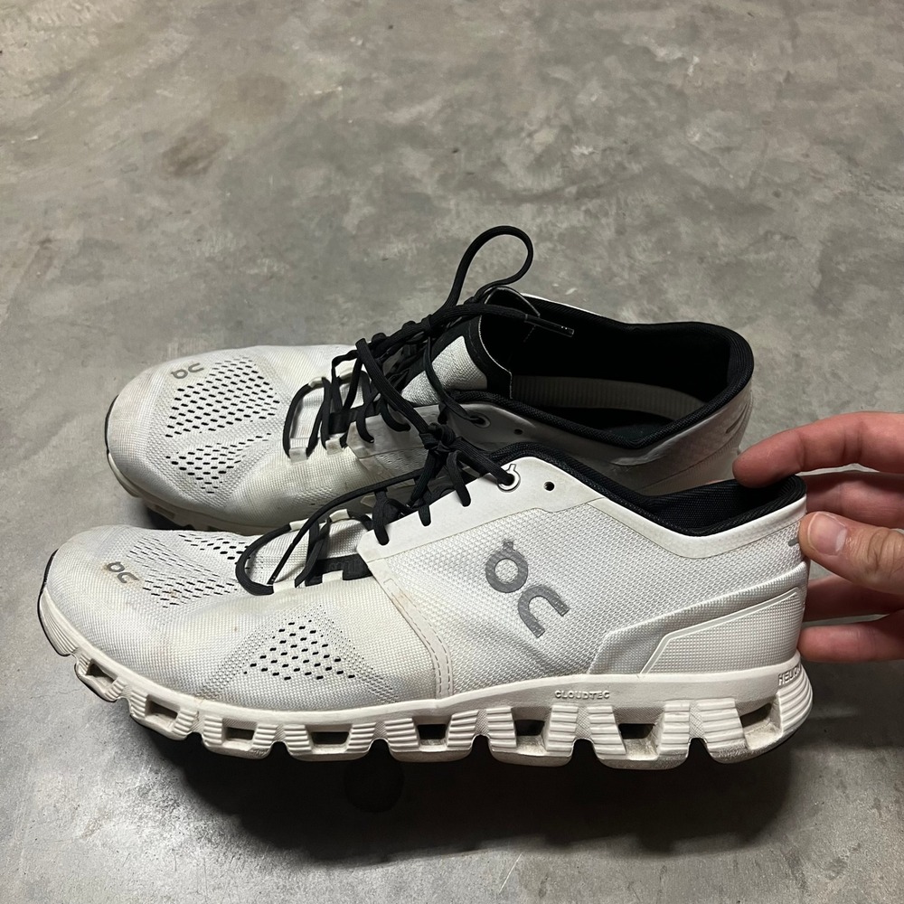 On Cloud X Mens Running Shoes White Black 40.99707 Low Top Training Sneakers 12